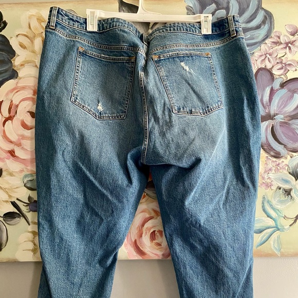 Abercrombie & Fitch Curve Love High Rise Mom Jean NWT - Picture 9 of 13